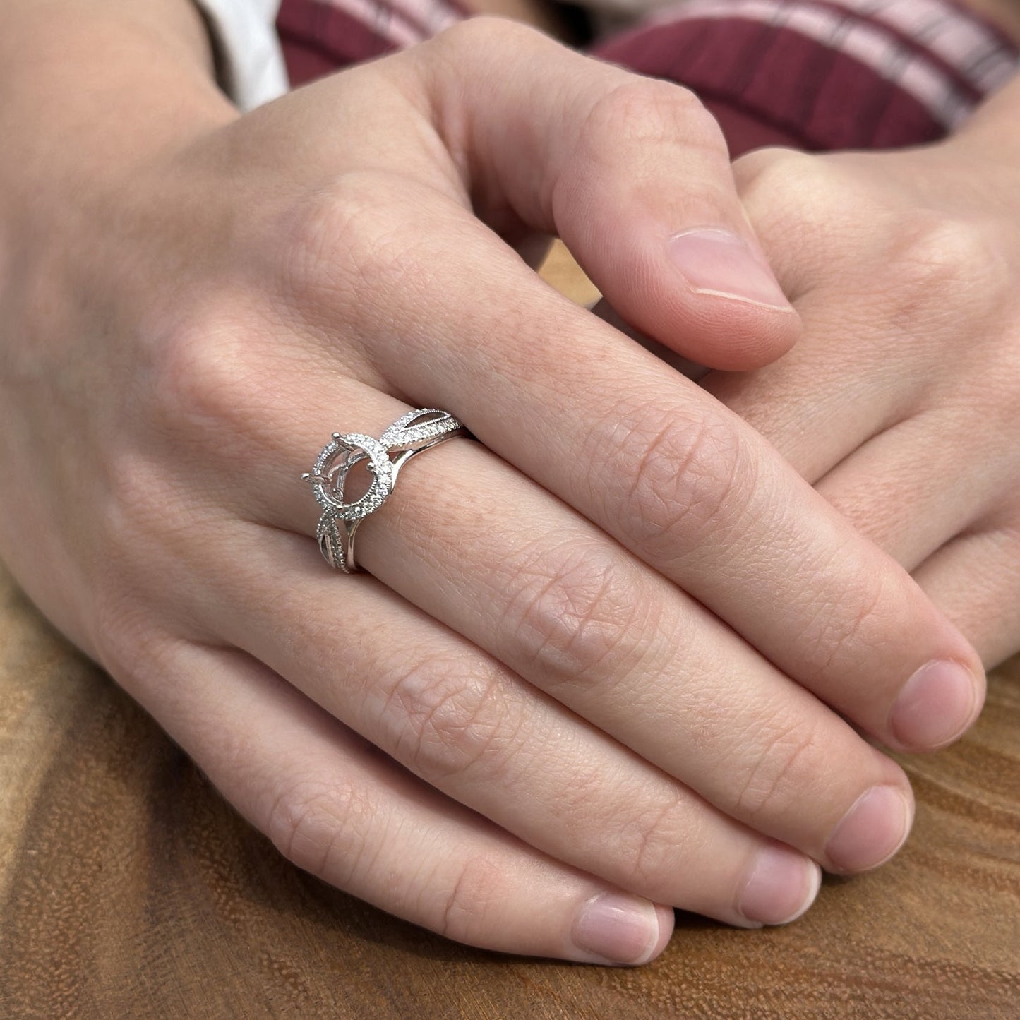 Bague en or blanc 14 carats avec diamant semi-monté de style marquise et halo rond de 0,33 ct en gros